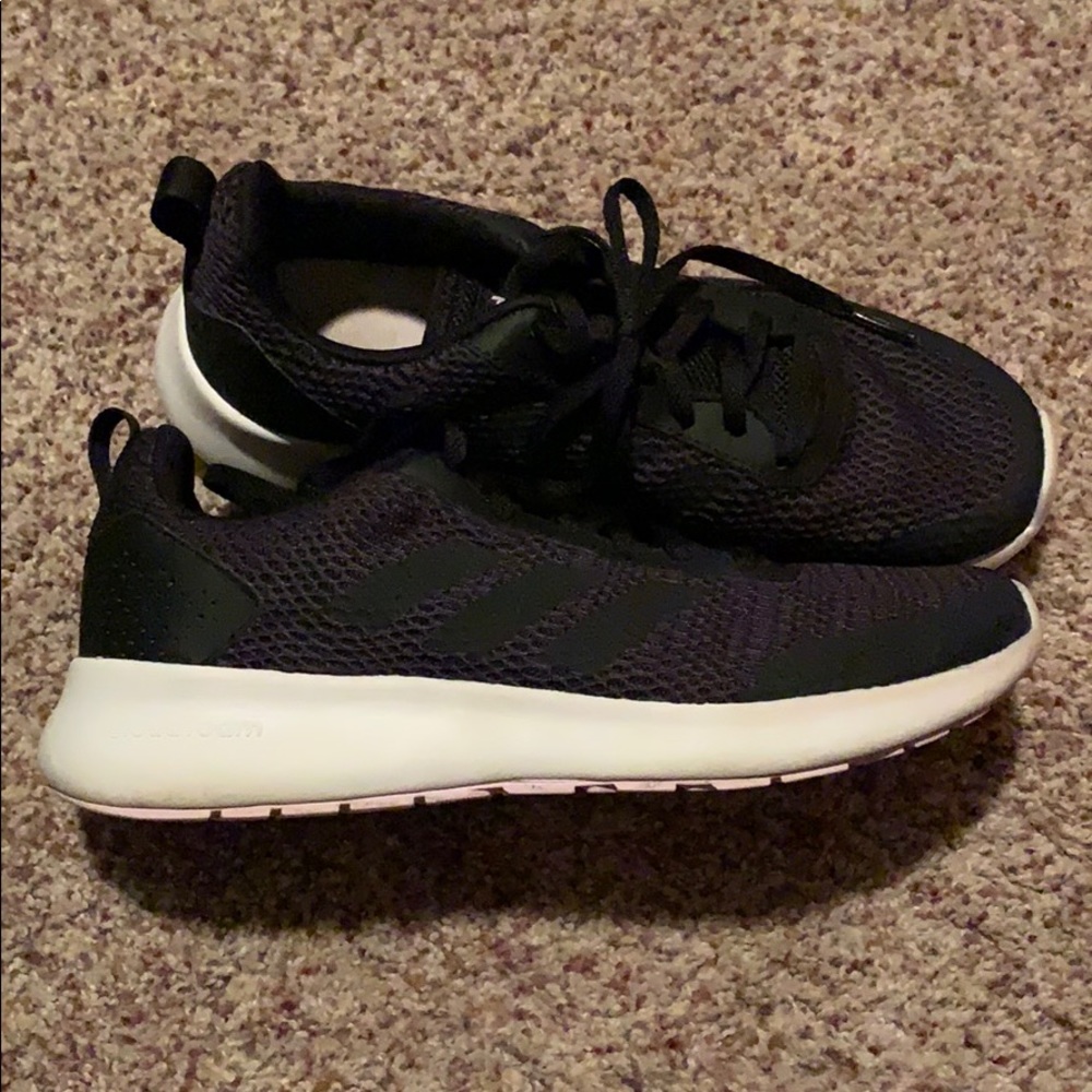 black adidas tennis shoes